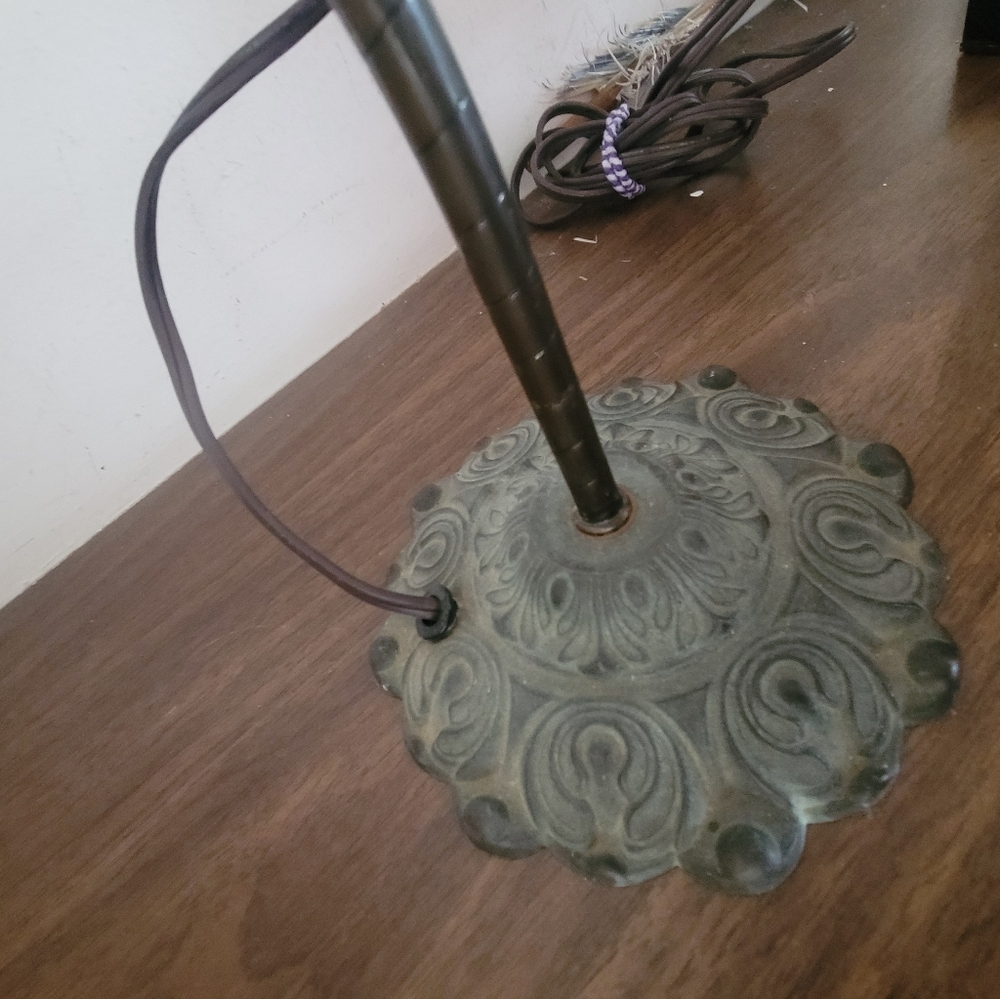 Antique Art deco tulip lily brass table lamp - Picture 8 of 16